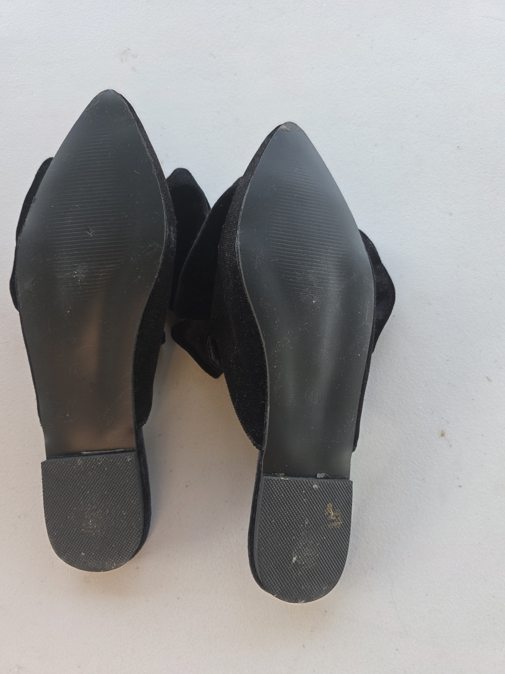 Black Velvet Bow Pointed-Toe Mule - Women - Picture 5 of 6